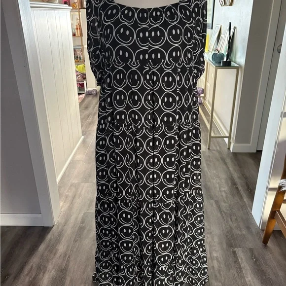 Dressed in LALA Black and White Maxi Dress - Picture 2 of 3